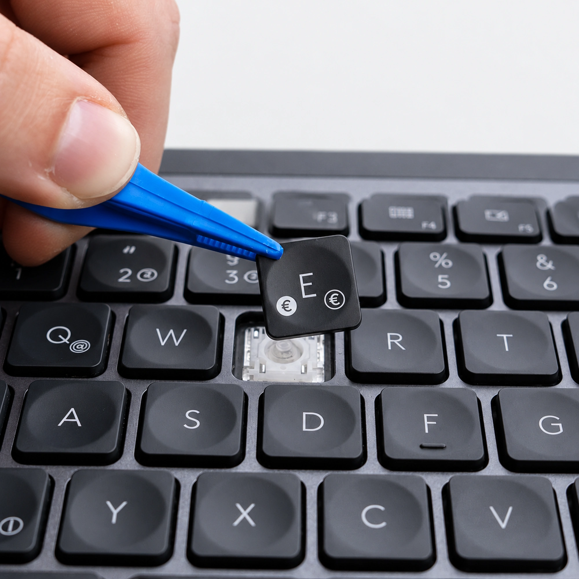 Austausch einer Ersatztaste an einer Logitech MX Keys Tastatur